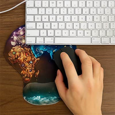 Tapis de souris ergonomique main